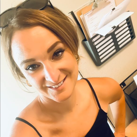 Meet your Posher, Karyn - Picture 2 of 14